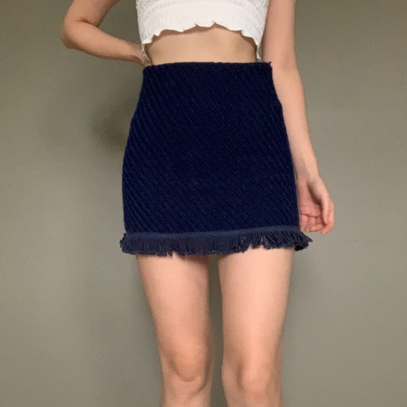 2/$25👗 Knitted Skirt - Picture 7 of 10